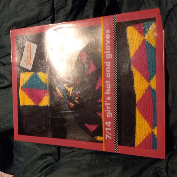 RISING STAR Girl's 7/14 Hat & Gloves winter set multiple colors NWT - Picture 6 of 6